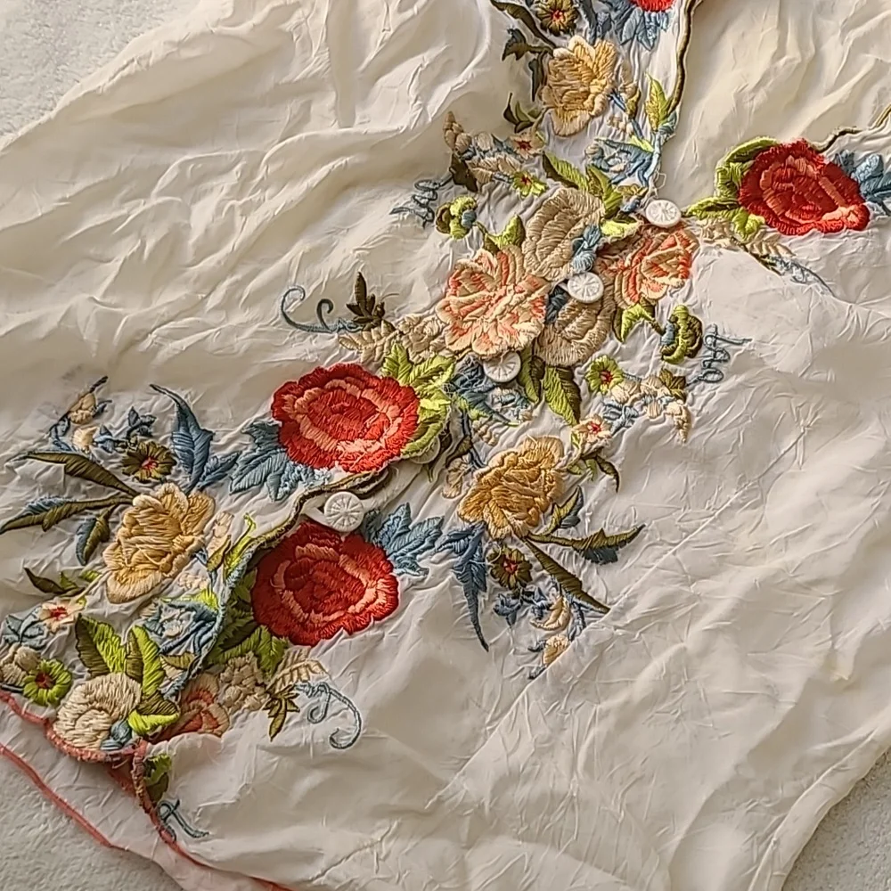 Johnny Was White Blouse Floral Embroidery XS Rayon Long Sleeve FLAW flowy Boho - Picture 9 of 10